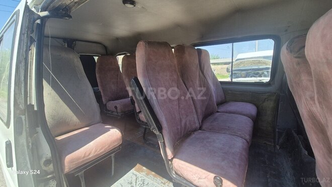 Ford Transit-5