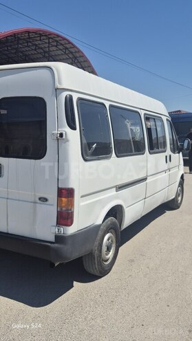 Ford Transit-7