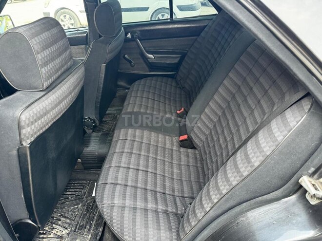 Mercedes 190-8
