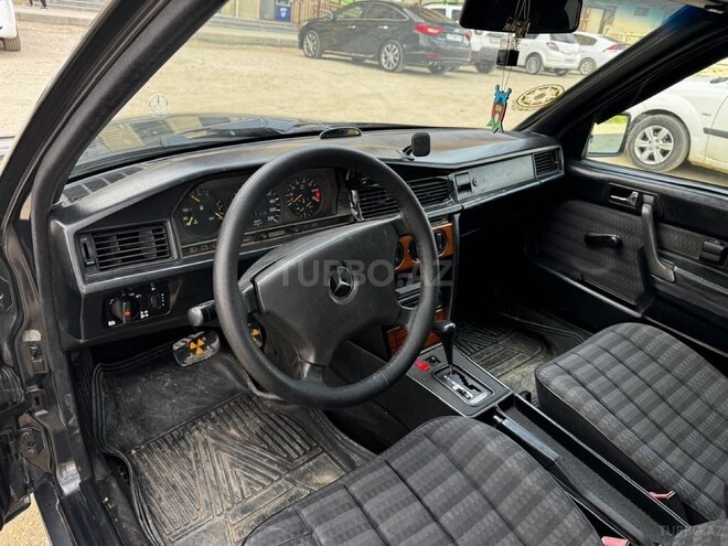 Mercedes 190-11