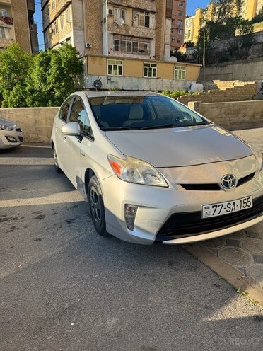 Toyota Prius-2