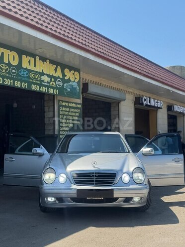 Mercedes E 270-8