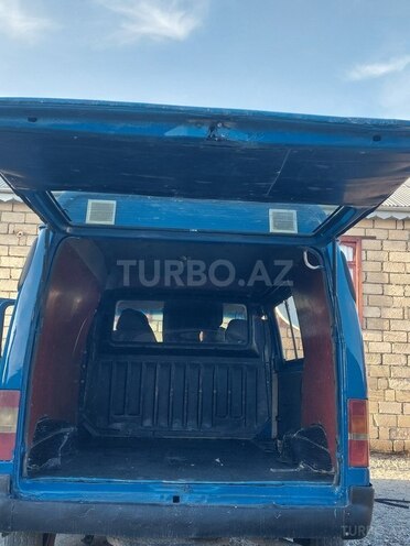 Ford Transit-6