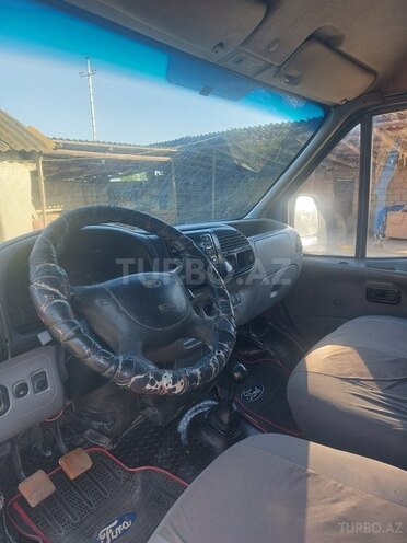Ford Transit-9