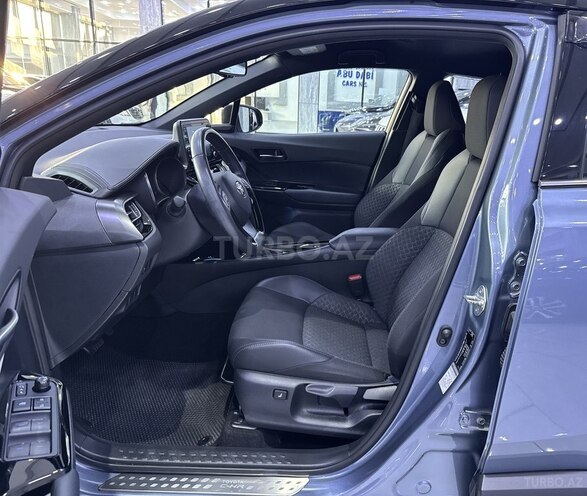 Toyota C-HR-11