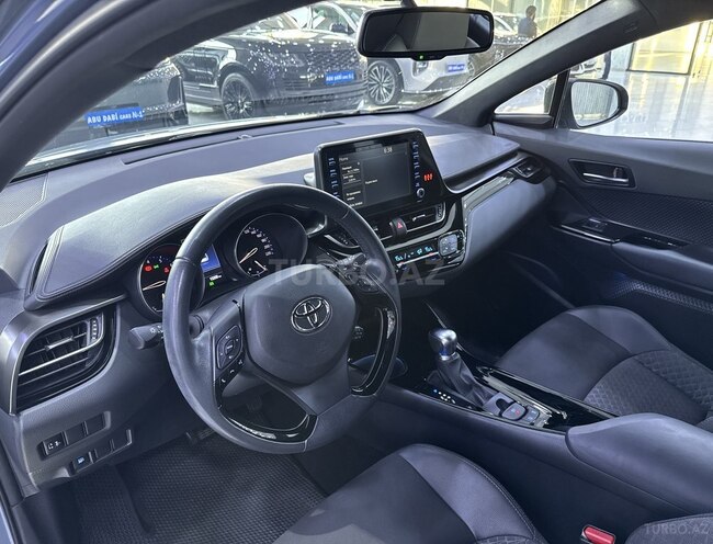 Toyota C-HR-9