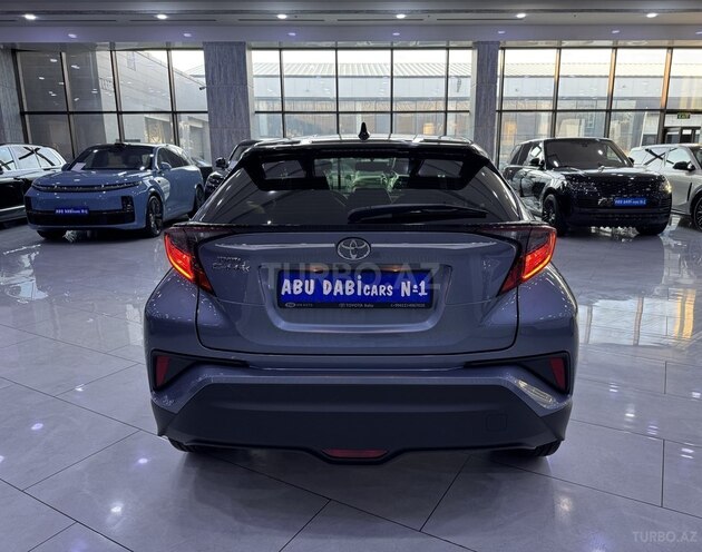 Toyota C-HR-7