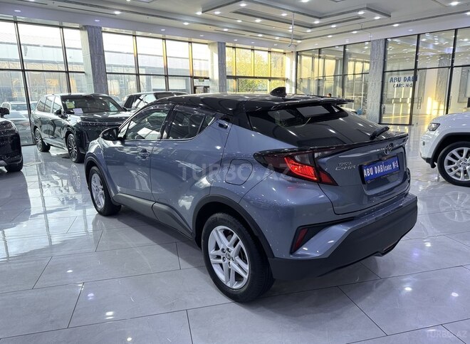 Toyota C-HR-6