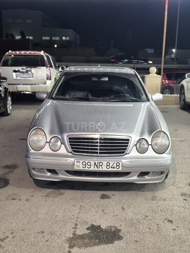 Mercedes E 200-1
