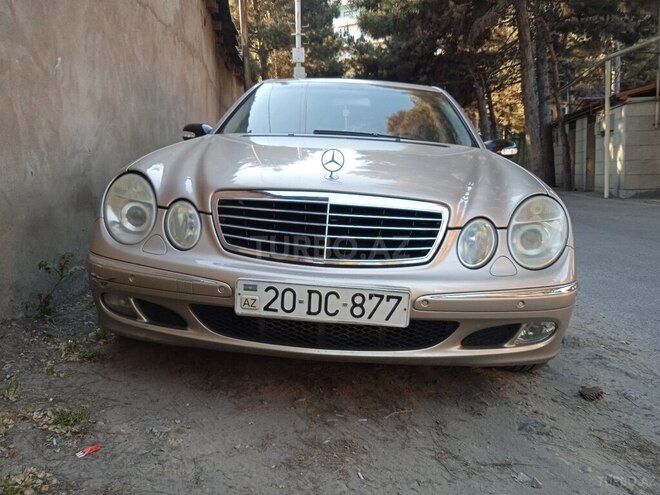 Mercedes E 240-1