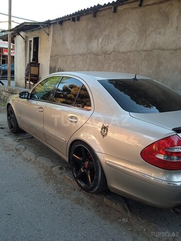 Mercedes E 240-3