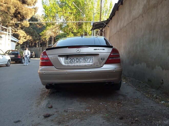 Mercedes E 240-4