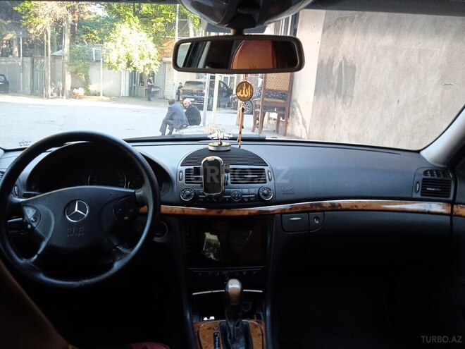 Mercedes E 240-7
