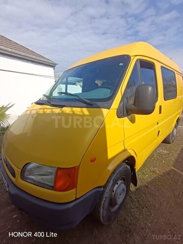 Ford Transit-2