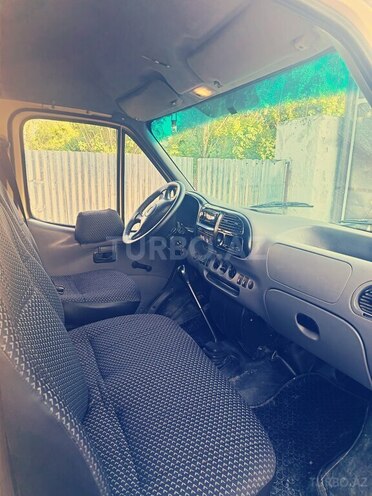 Ford Transit-4