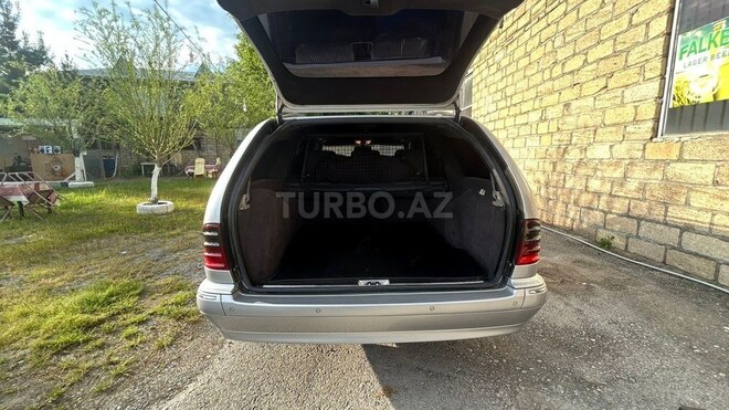 Mercedes E 270-5