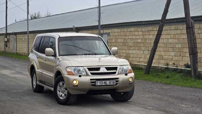 Mitsubishi Pajero-1