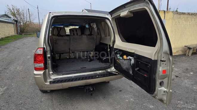 Mitsubishi Pajero-7