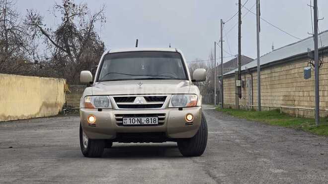 Mitsubishi Pajero-2