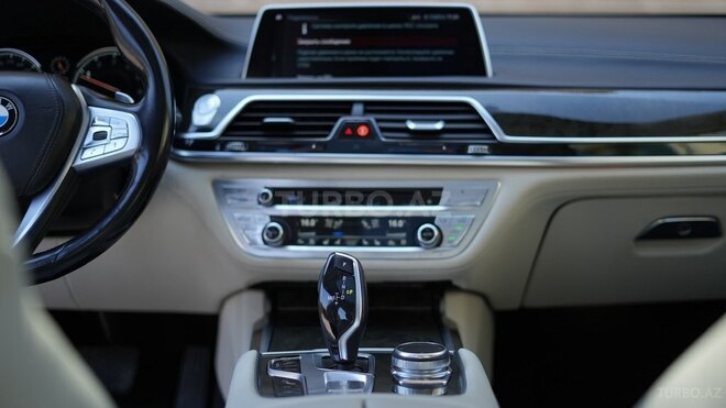 BMW 740-9