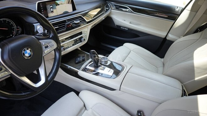 BMW 740-13
