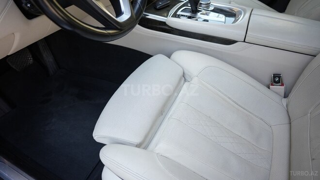 BMW 740-18