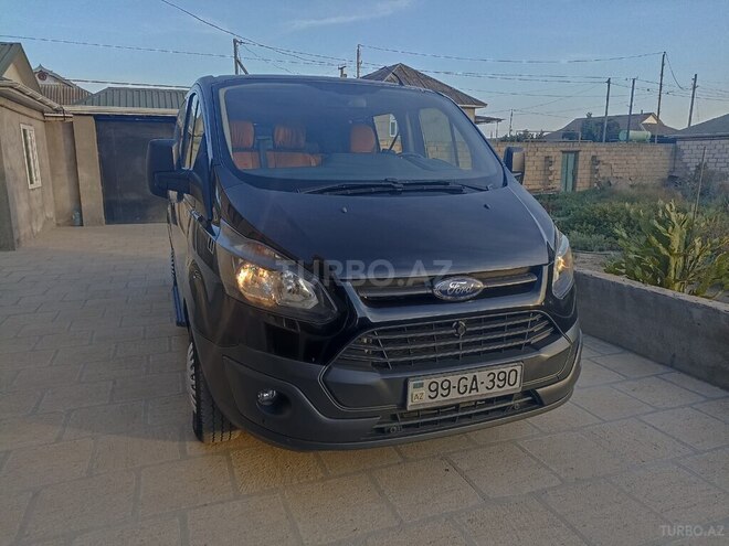 Ford Tourneo Custom-1