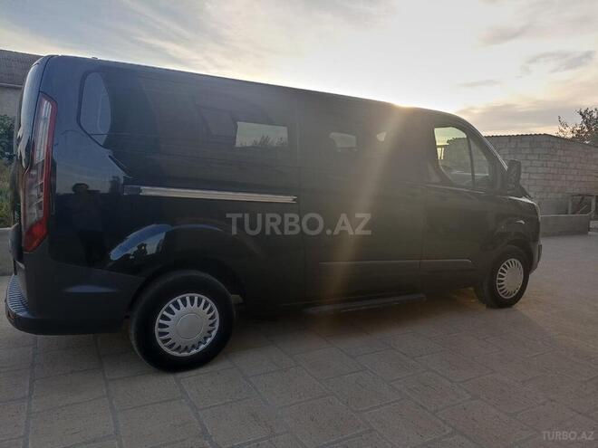 Ford Tourneo Custom-2