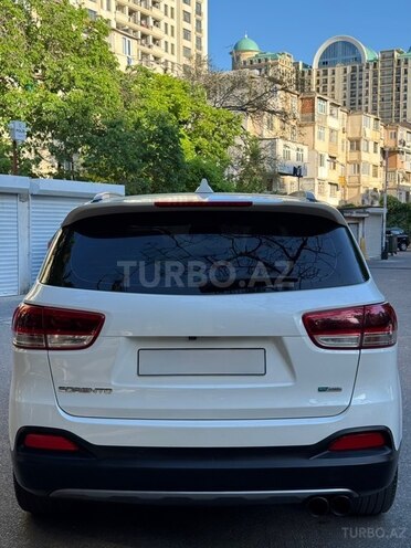Kia Sorento-8
