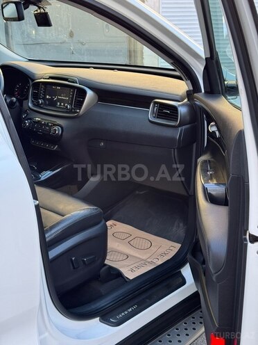 Kia Sorento-14