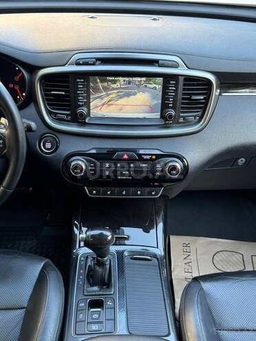 Kia Sorento-12