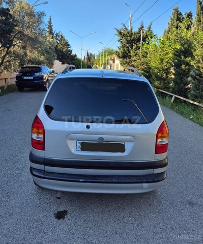 Opel Zafira-2