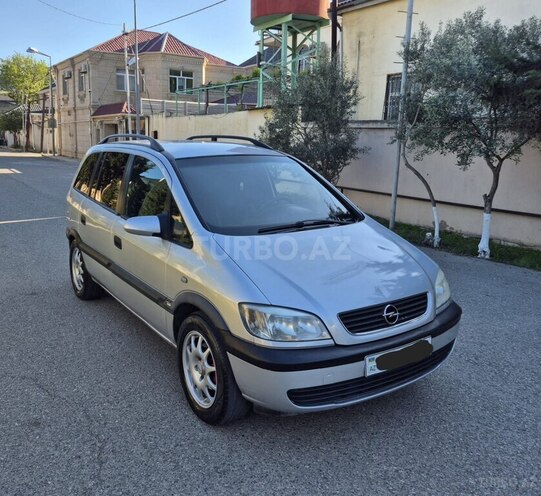 Opel Zafira-4