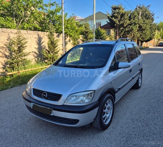 Opel Zafira-1