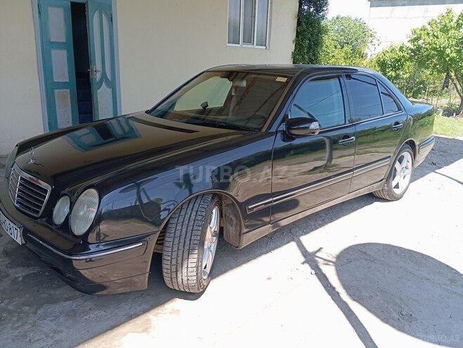 Mercedes E 220-3