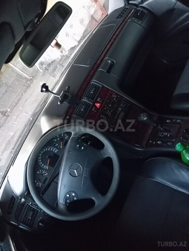 Mercedes E 220-9