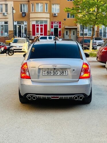 Hyundai Accent-2
