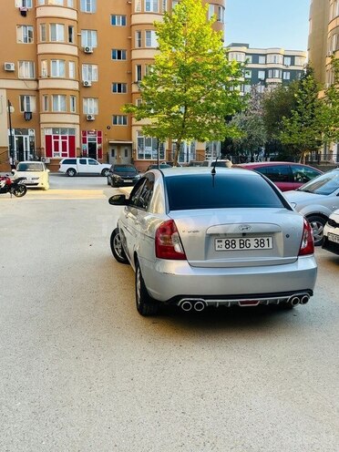 Hyundai Accent-5