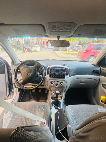 Hyundai Accent-6