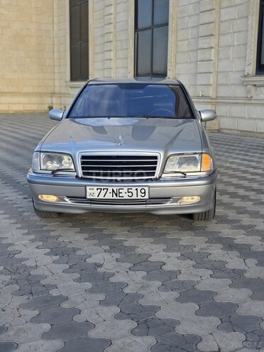 Mercedes C 240-1
