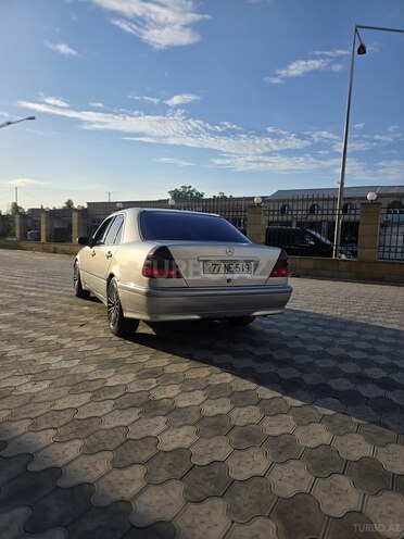 Mercedes C 240-3