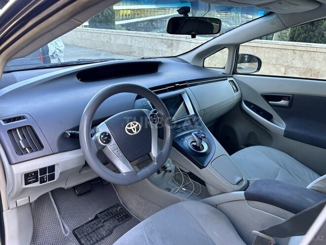 Toyota Prius-3
