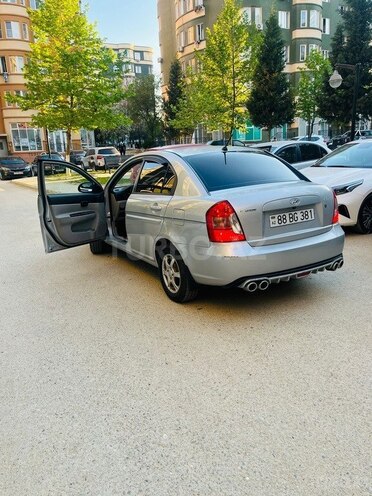 Hyundai Accent-9