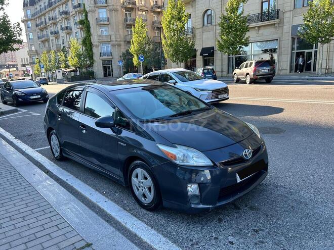 Toyota Prius-5