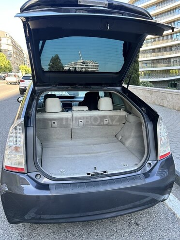 Toyota Prius-7