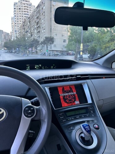 Toyota Prius-6