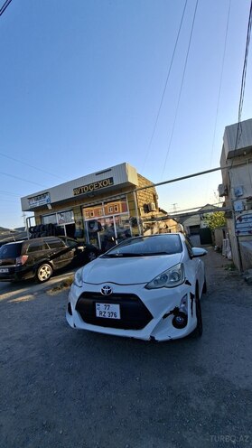 Toyota Aqua-3