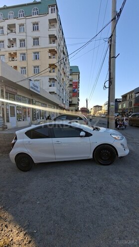 Toyota Aqua-7