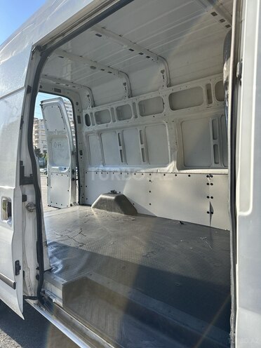 Ford Transit-11