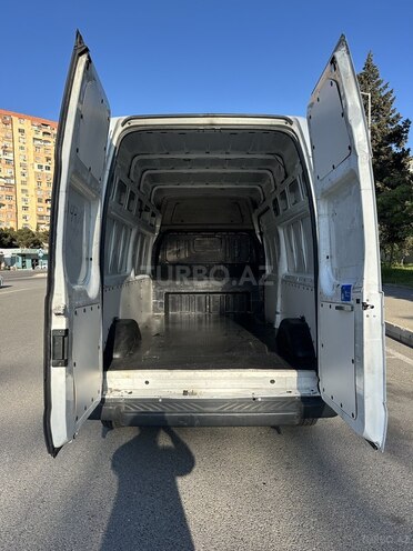 Ford Transit-8